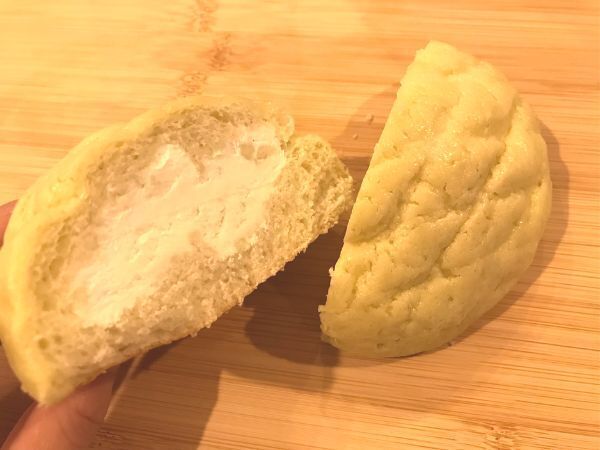 「お試しパンセット」のスペシャルメロンホイップ
