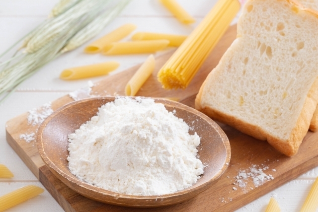 小麦粉と小麦を含むパスタやパンなどの食品