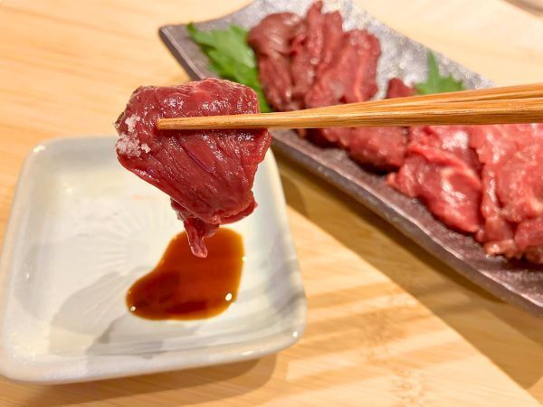 【熊本馬刺しドットコム】の「初回限定贅沢赤身2種お試しセット」赤身